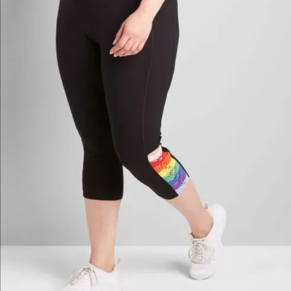 ISO, I’m looking for these Lane Bryant leggings 18/20